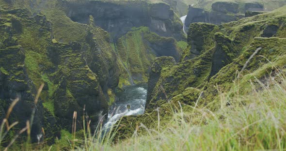 Fjadrargljufur Canyon