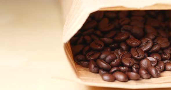 Roasted coffee bean