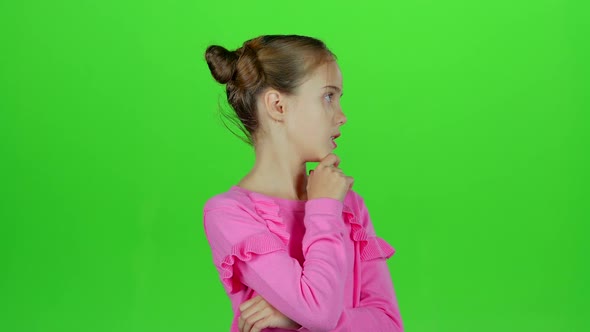 Baby Thinks and She Comes Up with an Idea, Green Screen, Slow Motion