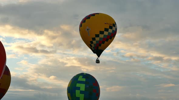 Mass takeoff of hot air balloons