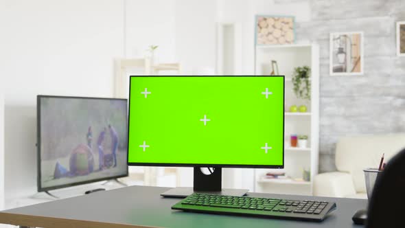 PC Monitor with Isolated Green Screen Mock-up