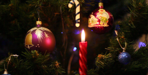 Toys On The Christmas Tree 1