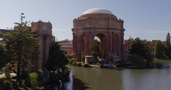 Panning Shot of the Palace of Fine Arts in San Francisco