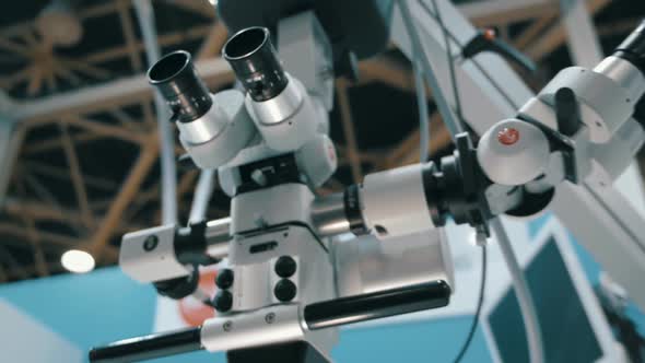 Surgical Microscope With Two Pairs Of Eyepieces For Microsurgery 2