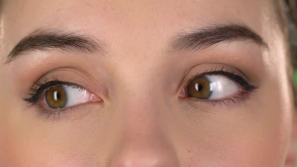 Macro Shooting, Female Brown-green Eyes on the Sides