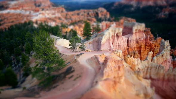 Tilt shift time lapse of people going up a trail in Bryce Canyon