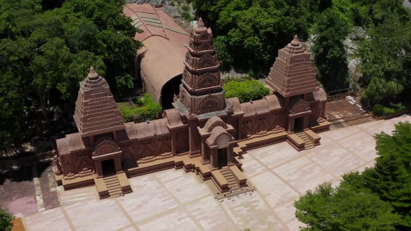 Wat Tham Pu Wa Temple in the Cave in Kanchanaburi Thailand alt