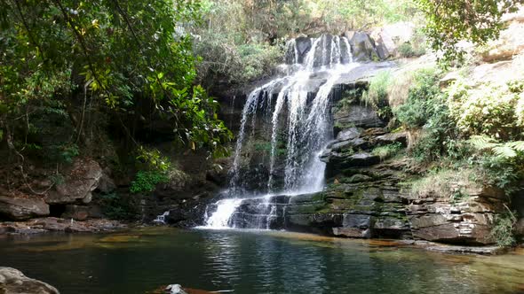 Flowing waters of the waterfall of peace in Delfinópolis mg