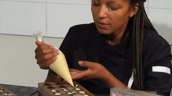 Beautiful Mature Female Chocolatier Smiling To the Camera While Working 1080p