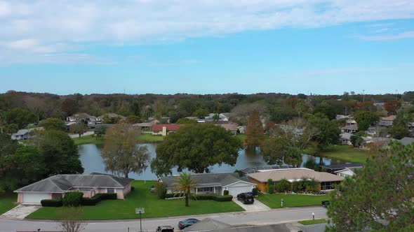 Rising aerial view of homes in Magnolia Valley