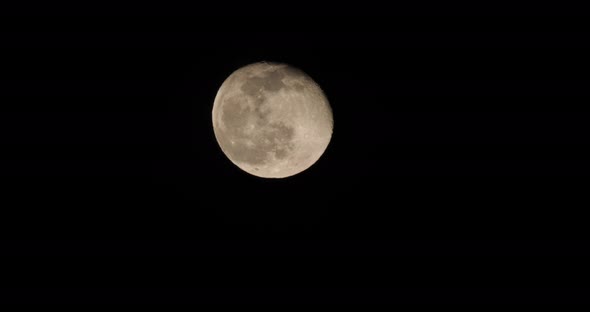 The full moon in the french sky