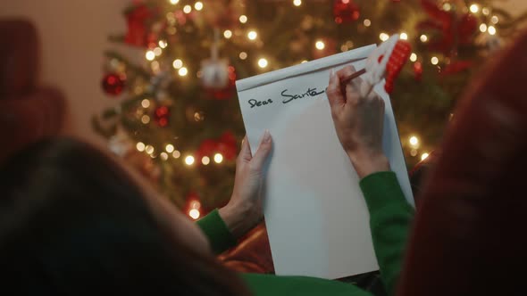 Girl writes christmas letter