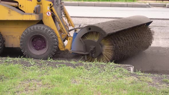 Cleaning of Garbage From the Road