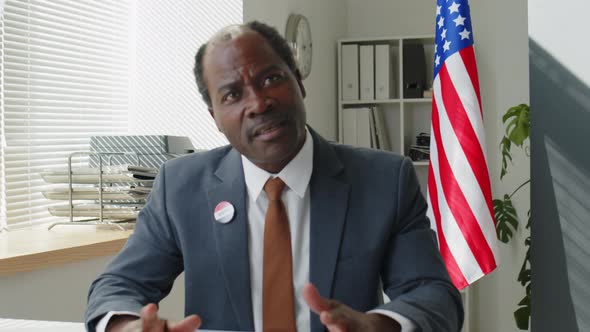 Black U.S. Politician Convincing People to Vote