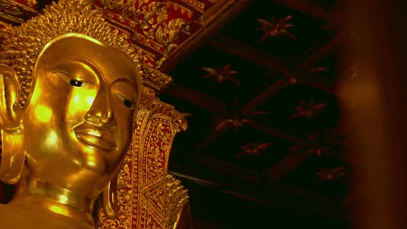 Buddha Statue at Wat Phumin 01