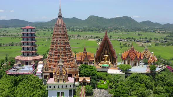 Wat Tham Khao Noi and Wat Tham Sua in Kanchanaburi Thailand alt