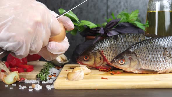 Cooking fish, onion mode