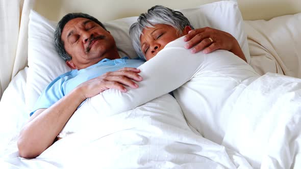 Senior couple sleeping peacefully 4k