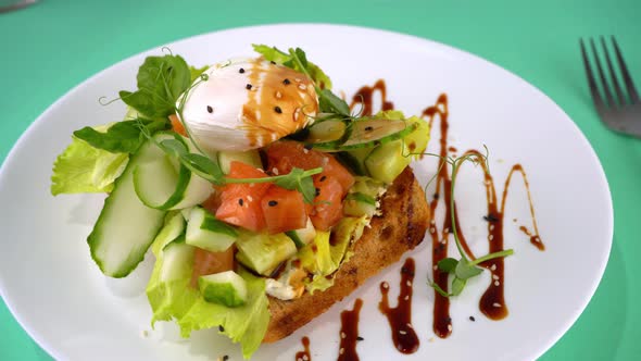Toast with Salmon and Poached Egg