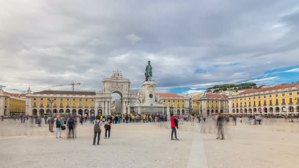 Triumphal Arch at Rua Augusta and Bronze Statue of King Jose I at Commerce Square Timelapse