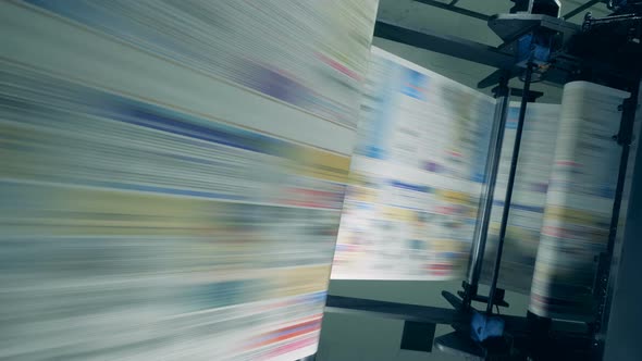 Fast Printing Process of Magazine Carried Out on a Modern Printing Machine
