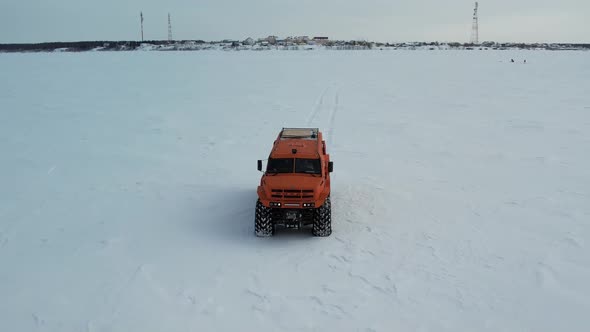 Eight - wheeled all - terrain vehicle