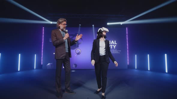 Developer Showing New Virtual Reality Headset