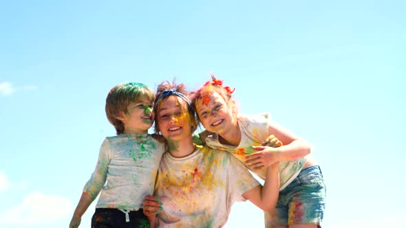 Holi Kids