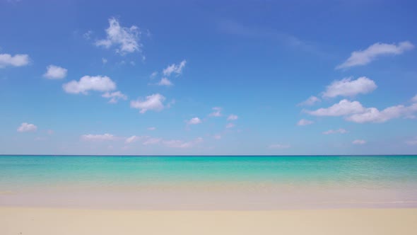 Beach scenery, waves and turquoise waters