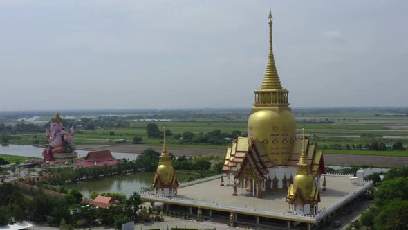 Wat Phrong Akat in Chachoengsao in Thailand