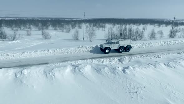 All-terrain vehicle on six wheels