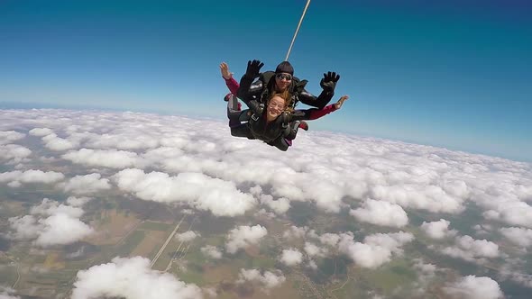 Parachutist Tandem Jumping