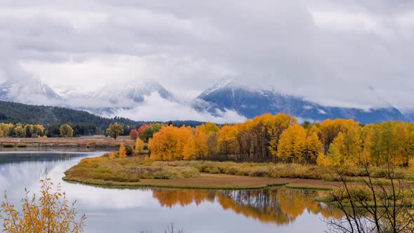 Time lapse of Oxbow Bend in Autumn