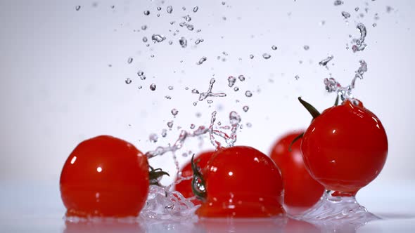 Tomatoes Falling To Water In Super Slow Motion at 1000Fps