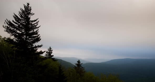 Roaring Plains - West Virginia - Plateau Rim -  Morning - Time lapse