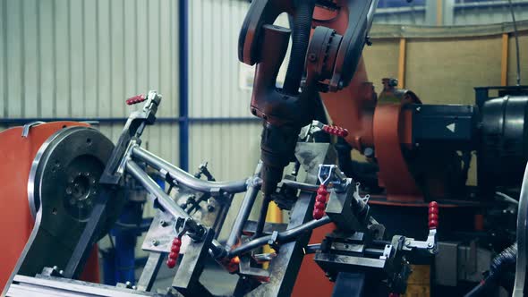 Automatic Machine Welding Bike Frame in Several Places