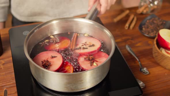 Cooking Mulled Wine Gluhwein Recipe