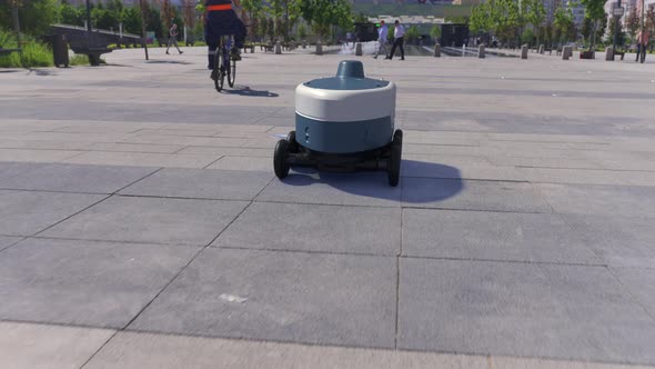 delivery service by courier robot