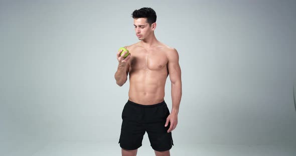 A Male Fitness Model Says Yes To Apple, Happy and