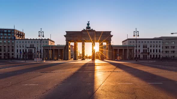 Night to Day Time Lapse of Sunrise behind the Brandenburg Gate , Berlin, Germany