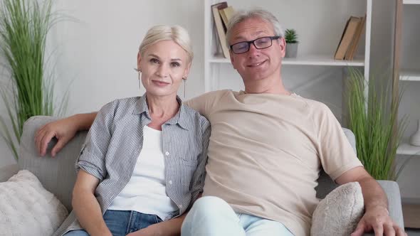 Middleaged Couple Positive Day Family Shooting