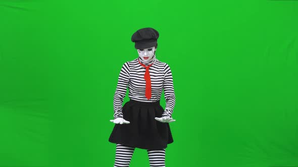 Mime Girl Acting Like She Athlete, Lifting Weight. Chroma Key