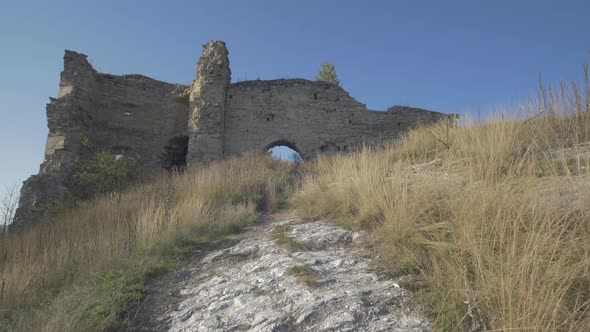 Path leading to Skala-Podilsky Castle