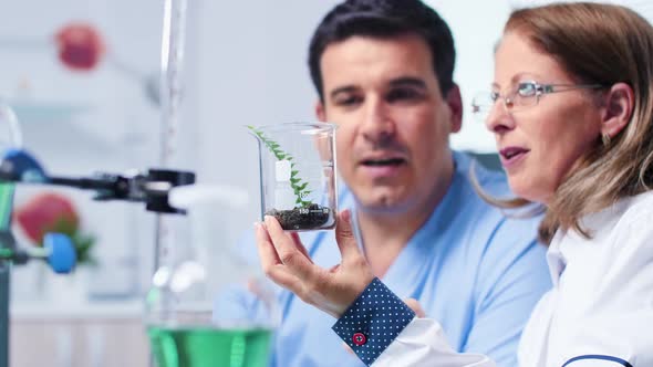 Selective Focus on Tubes with Bio Samples alt