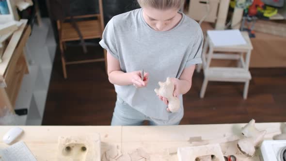 Artisan Filling Papier-Mache Toy