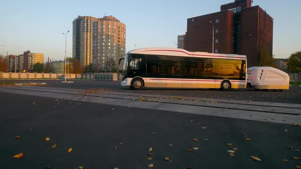 Electric Bus Goes on the Road