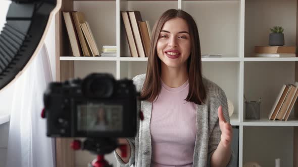 Video Record Influencer Woman Self Presentation