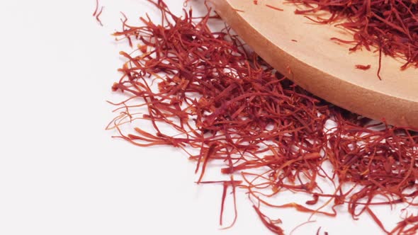 Saffron Strands on Spoon 