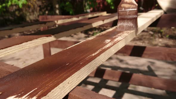 Painting wood in the home garden