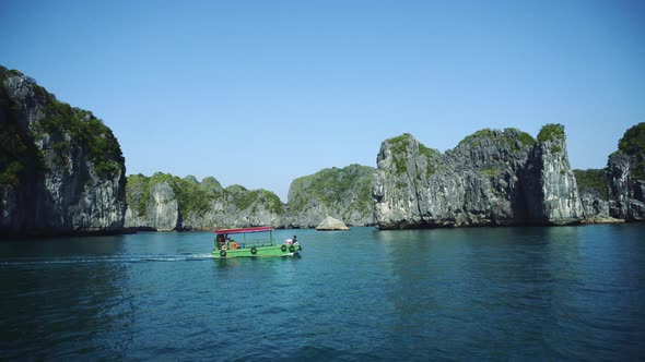 Halong Bay Vietnam Uhd . Ha Long Tourist Travel Destination Landscape